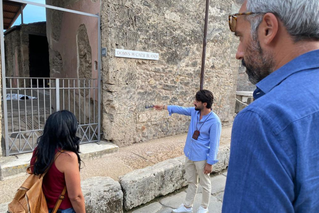 Pompeii Tour Guide historical travel experience