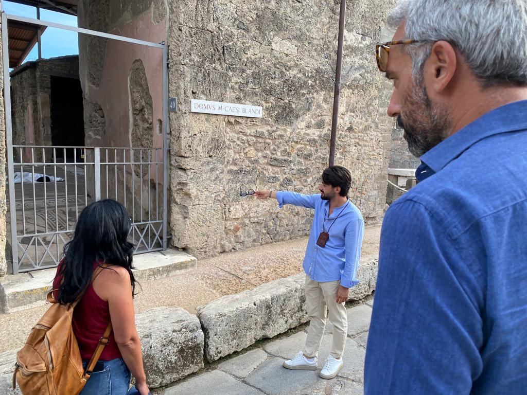 Pompeii private cultural tour with Manfredi's Team