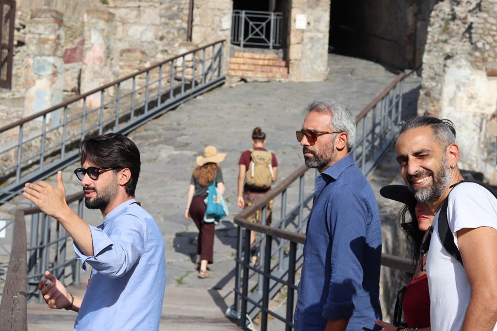 Pompeii private tour with travelers and local guides